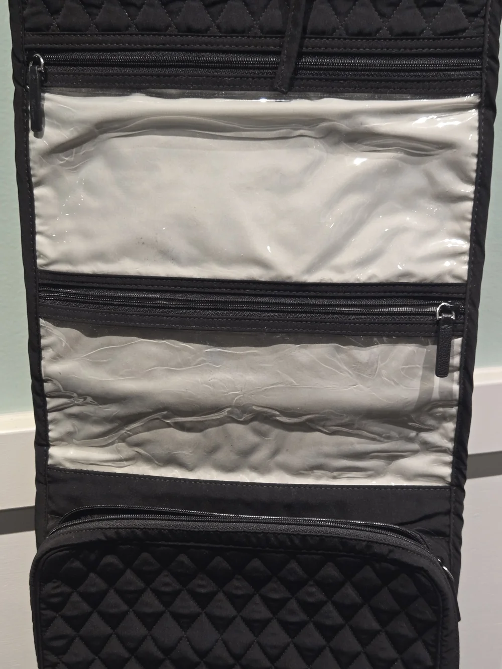 Vera Bradley Quilted Hanging Travel Organizer In Black Color/Pattern 28
